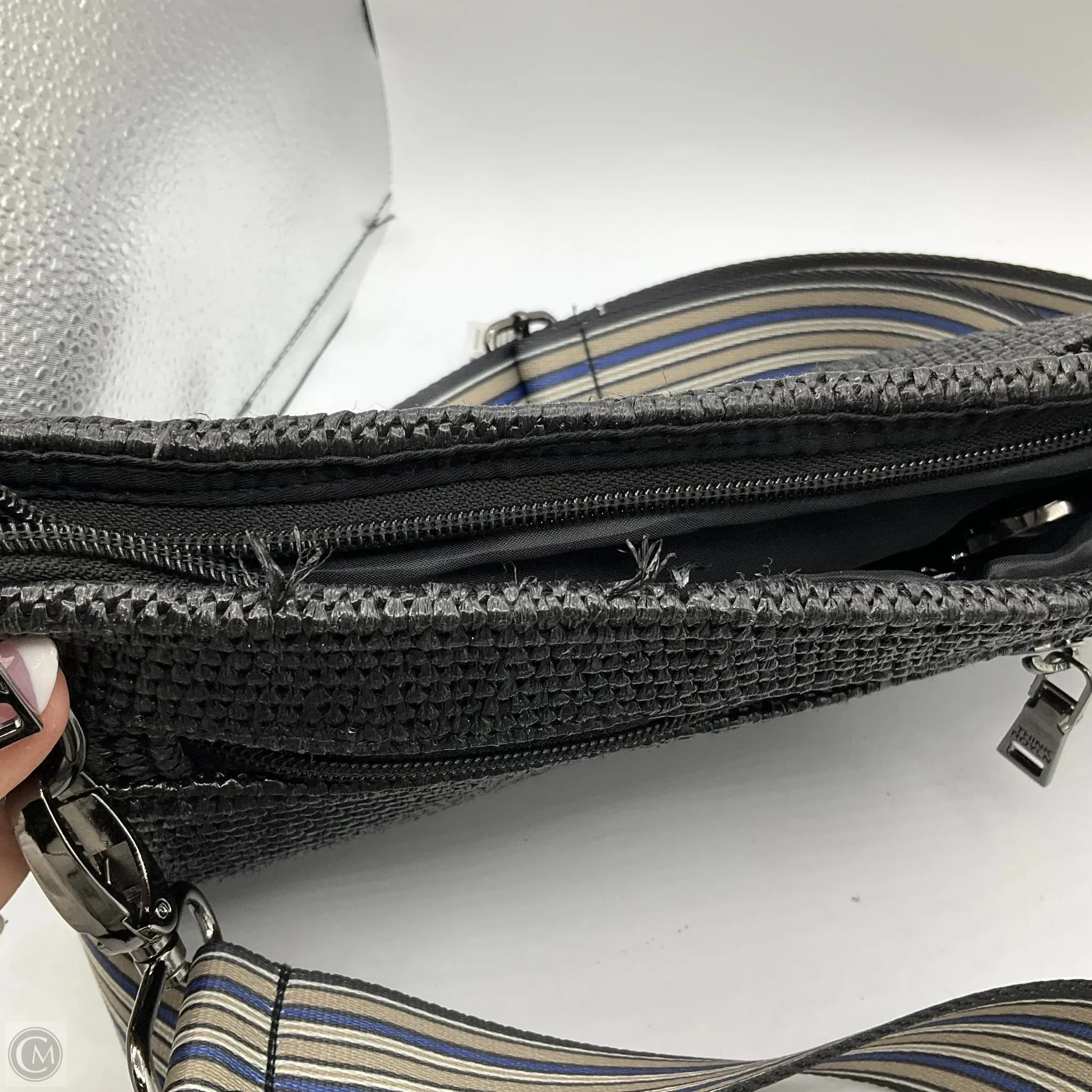 Crossbody By Think Royln, Size: Small