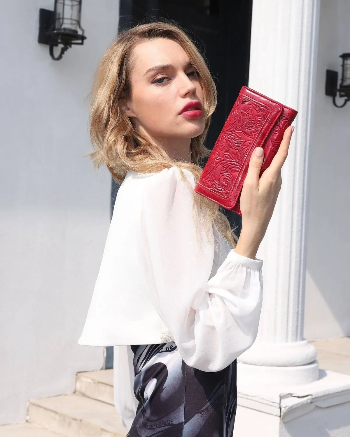 Embossed Wallet For Women RFID Blocking Ladies Long Purse Credit Card Holder Slots with Zipper Pocket-RED