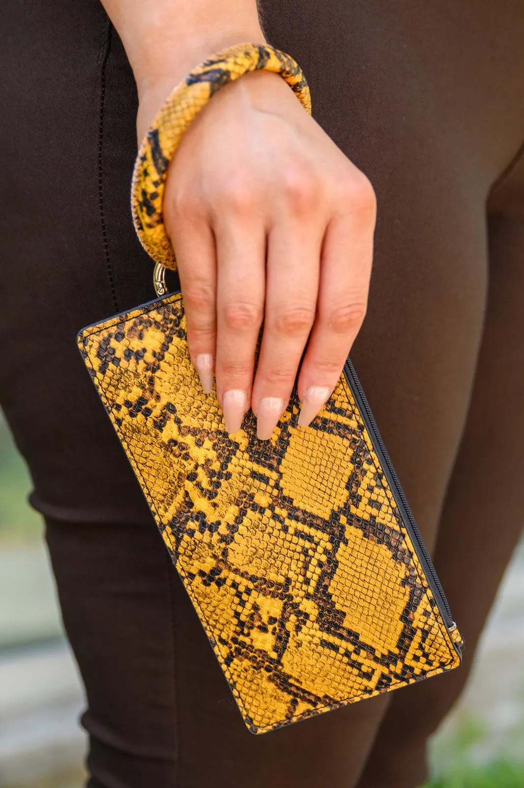 Hazel Blues® | Clear Break Snakeskin Clutch