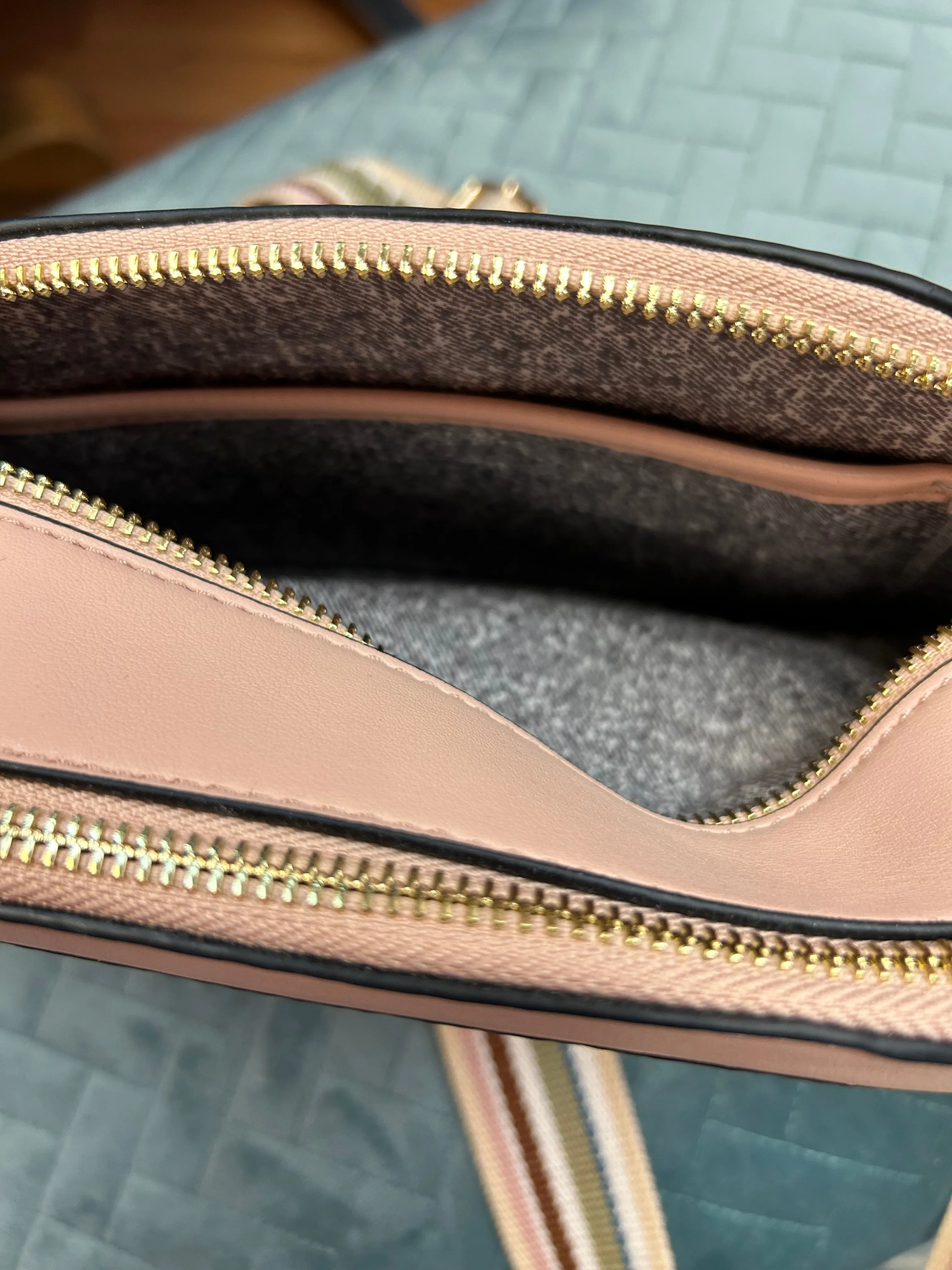 Isabelle Crossbody Handbag