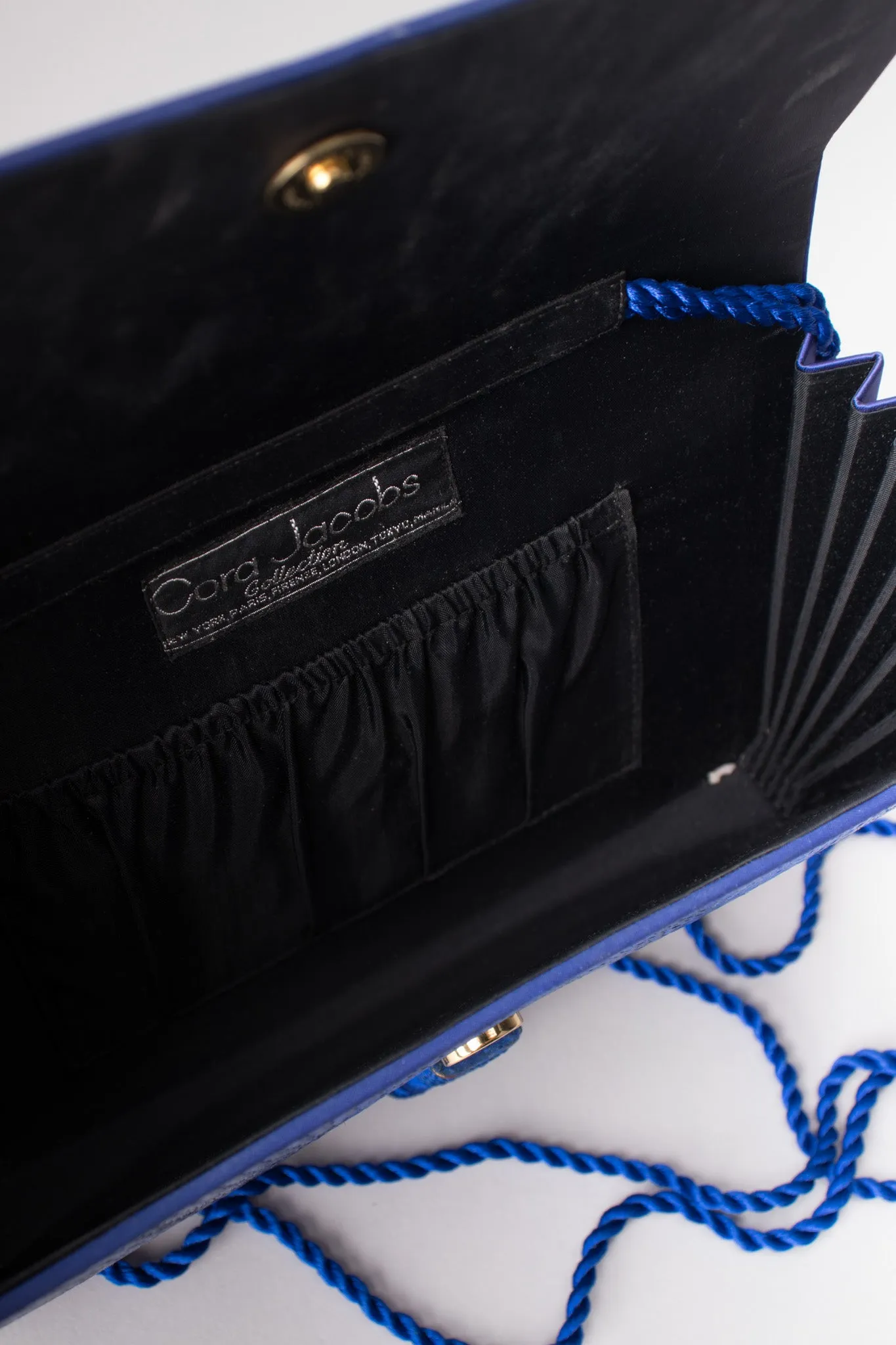 Shell Straw Envelope Clutch