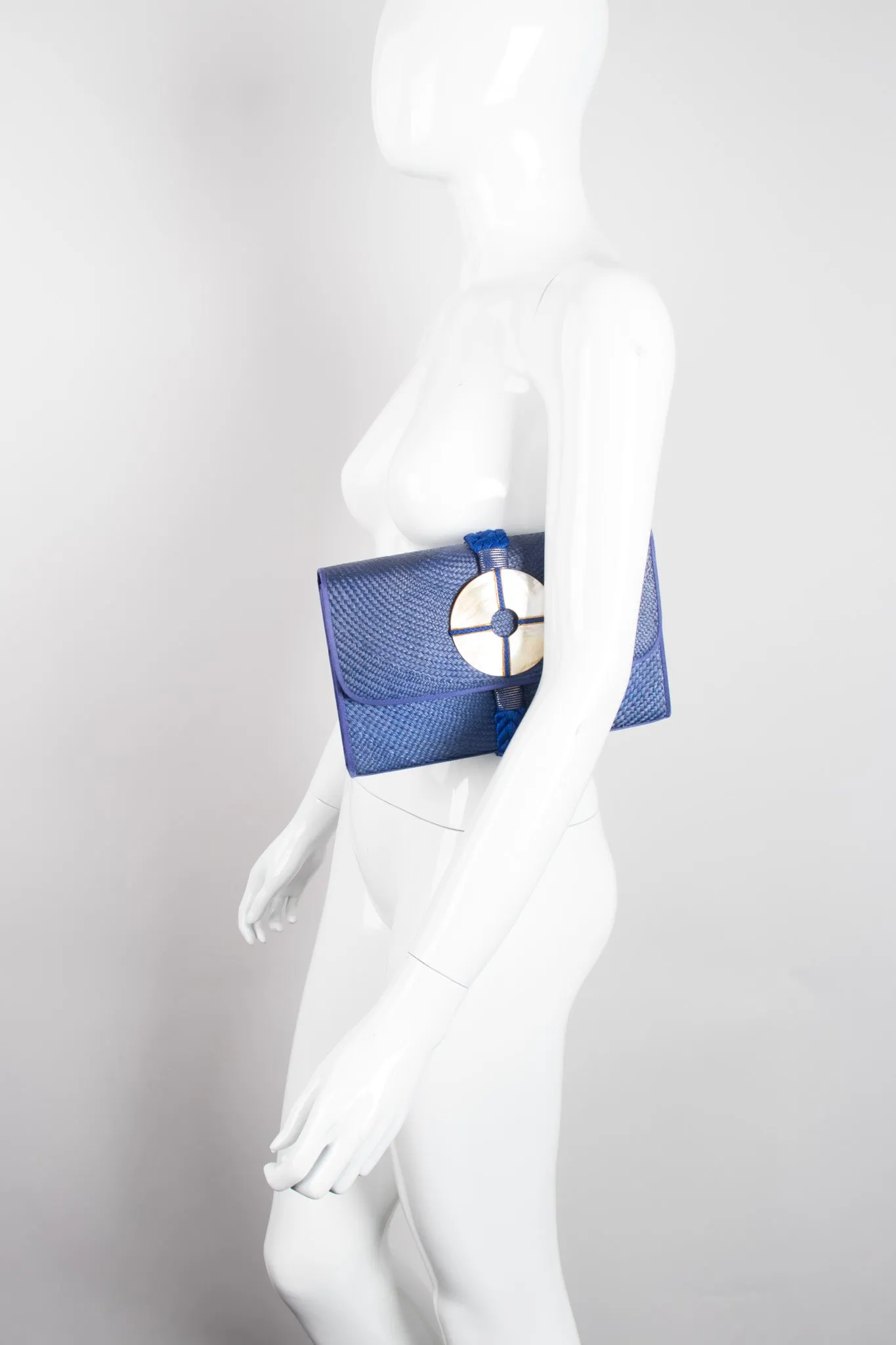 Shell Straw Envelope Clutch