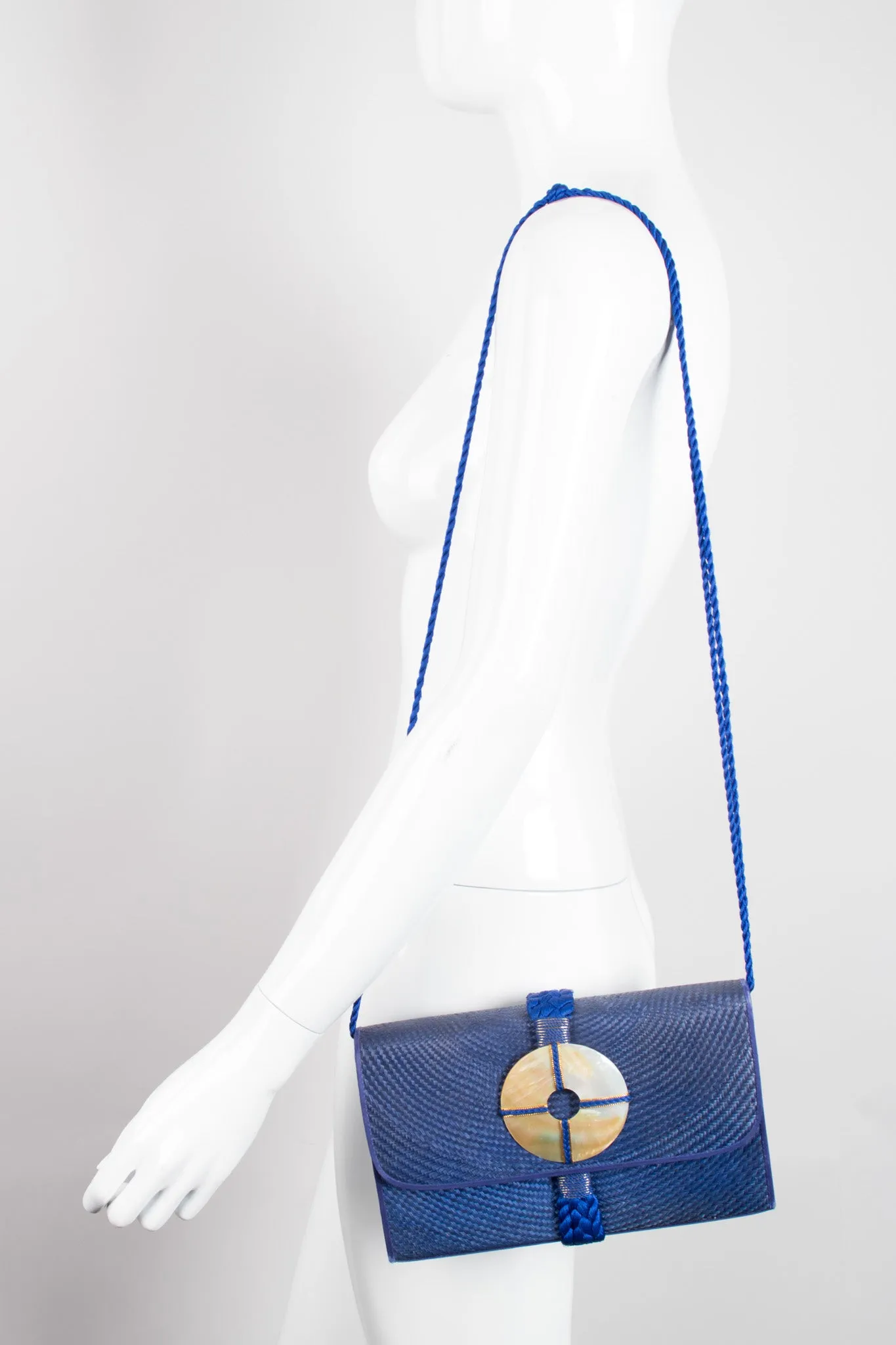 Shell Straw Envelope Clutch