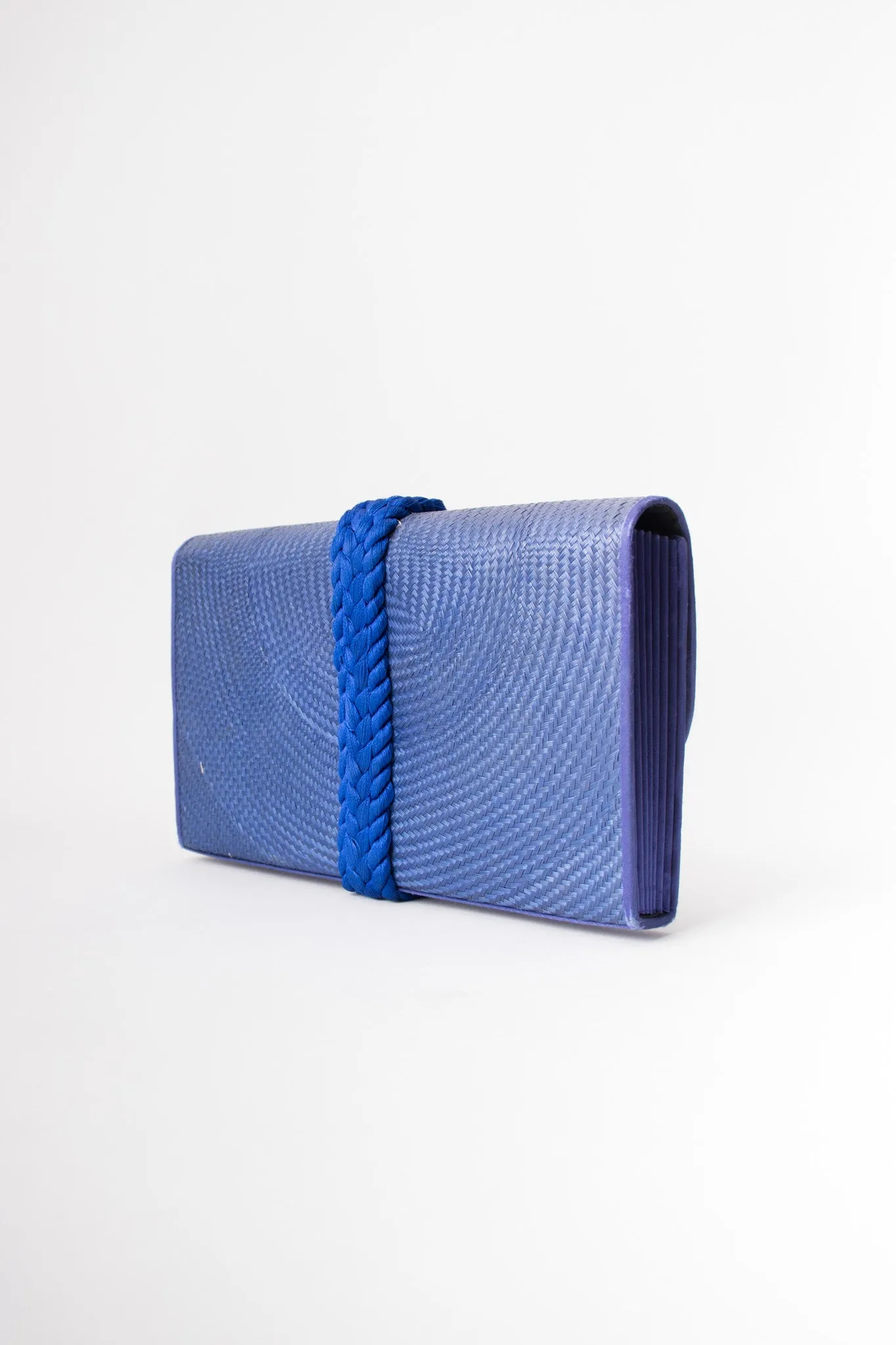 Shell Straw Envelope Clutch