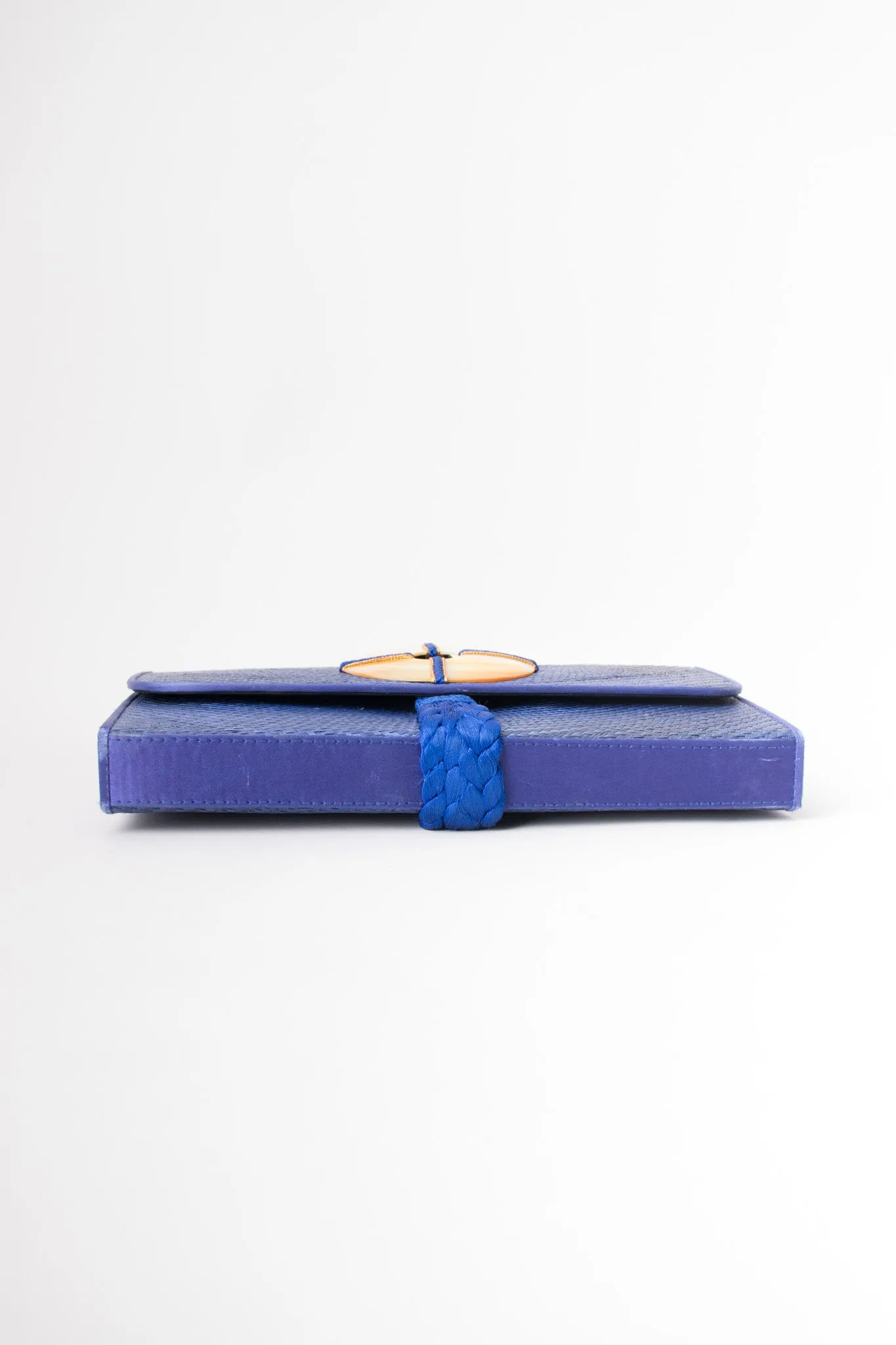 Shell Straw Envelope Clutch