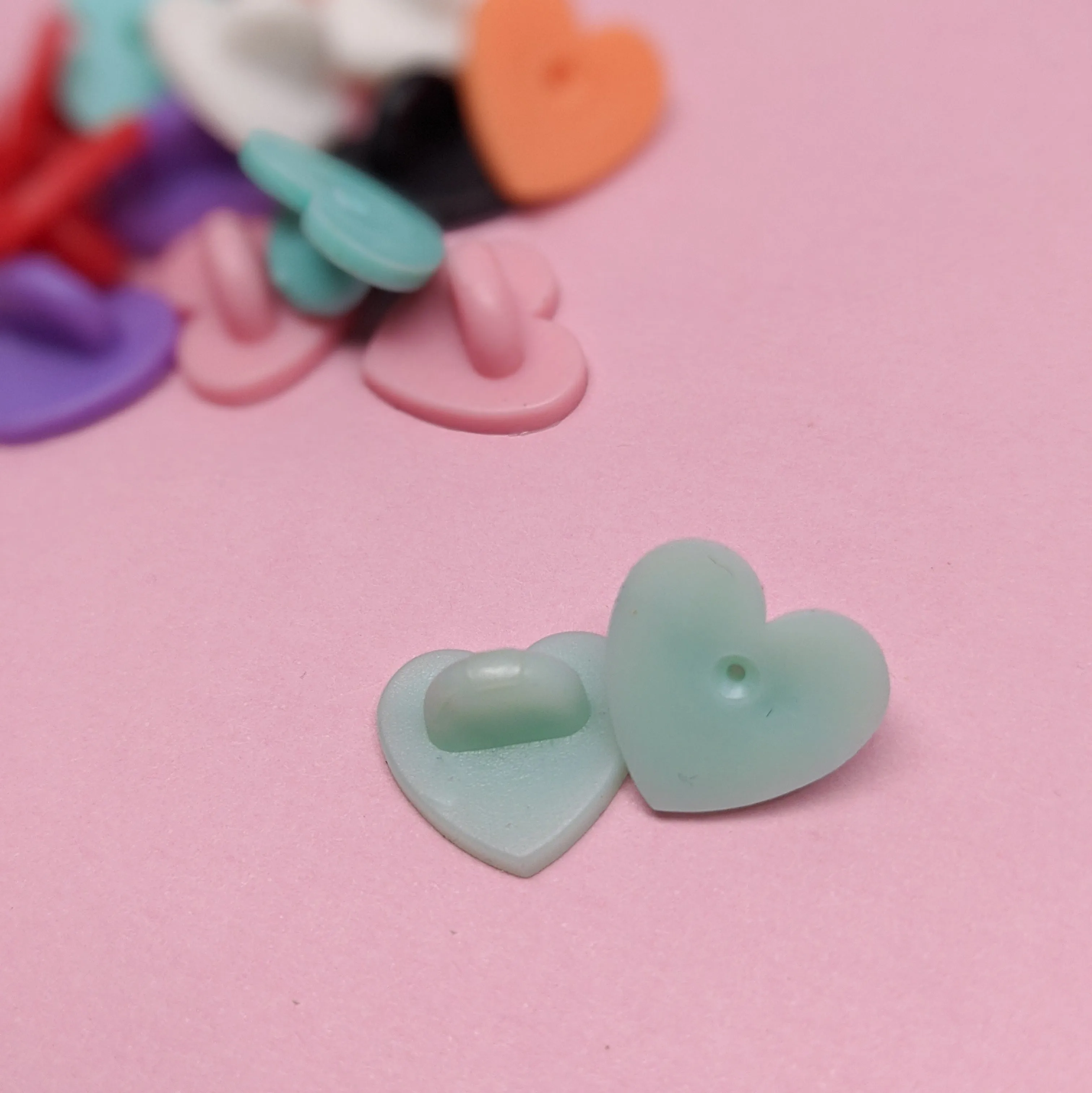 Small Heart Pinbacks (6)