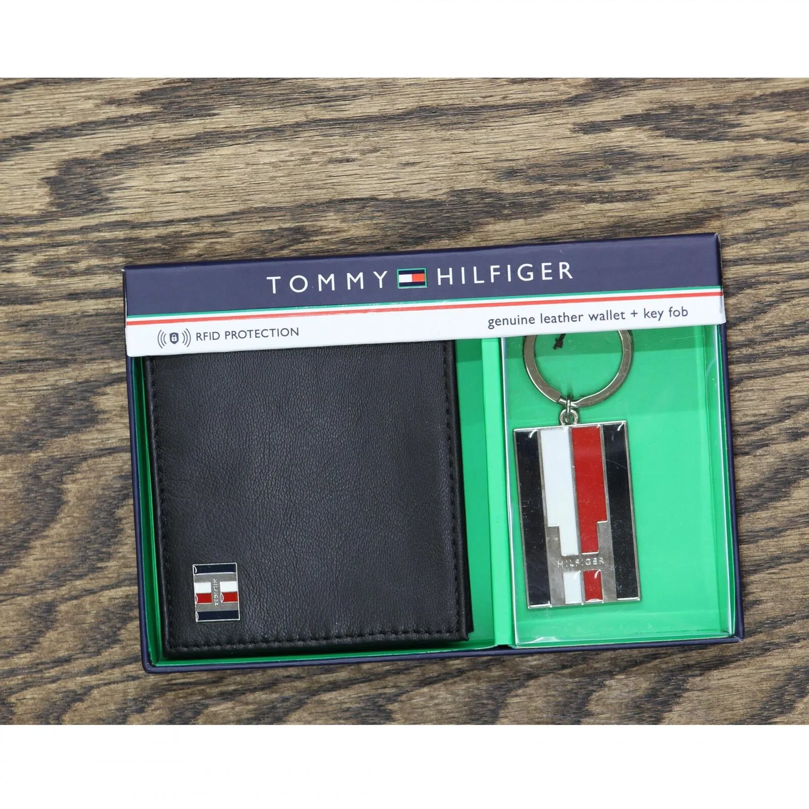 Tommy Hilfiger Men's Genuine Leather Wallet with Key Fob Set 31TL330081